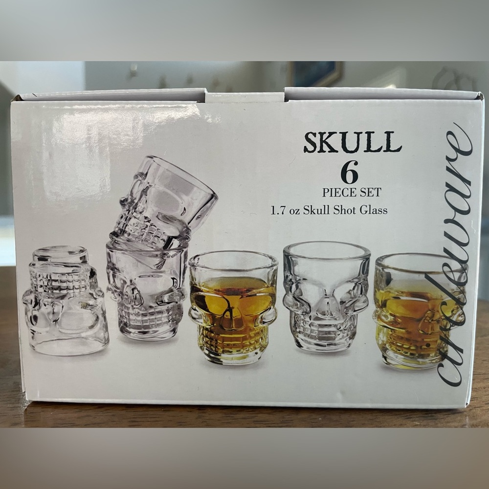 Skull shot glass set